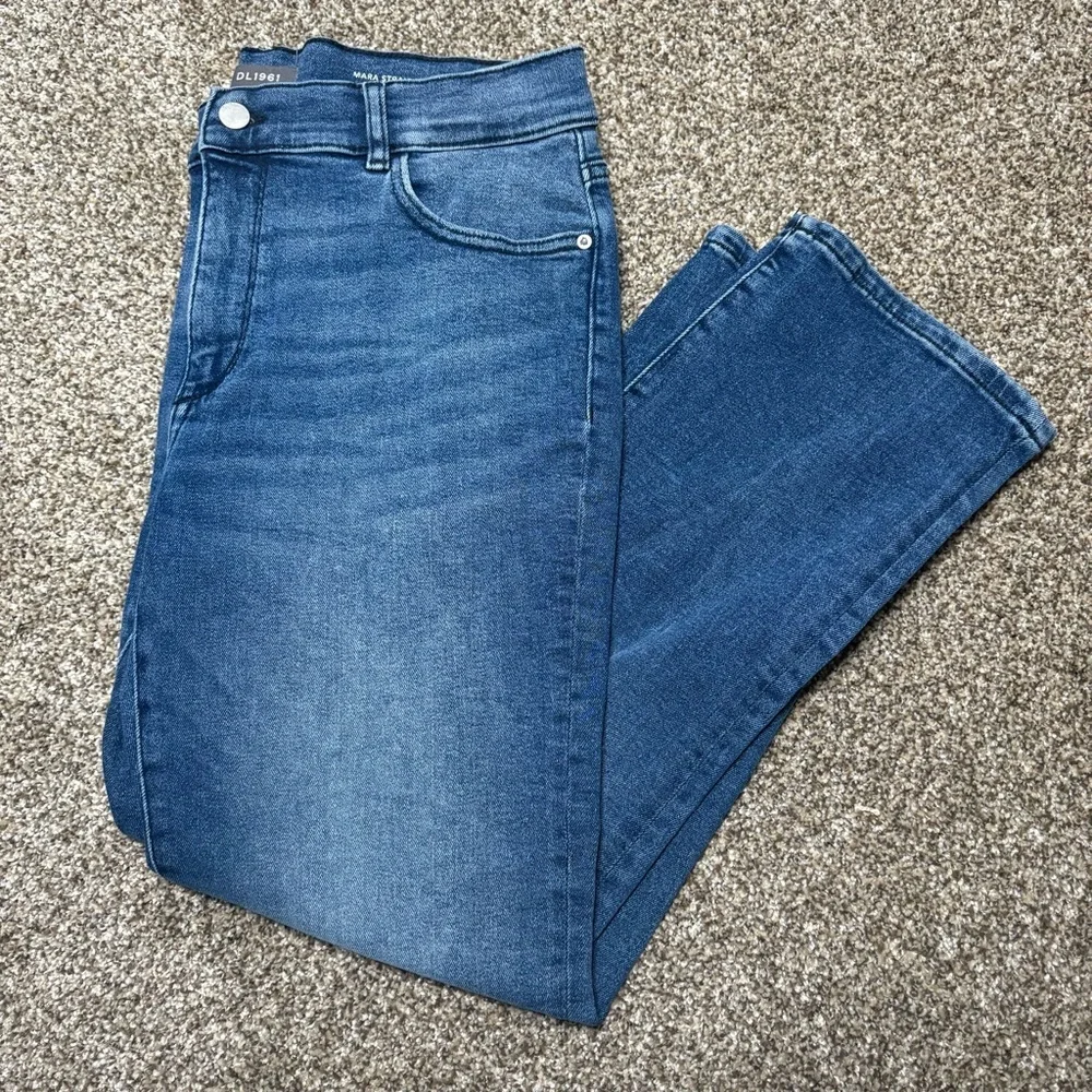 DL1961 Classic Blue Straight Leg Jeans - Picture 2 of 13